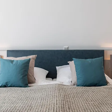 Westside Arthotel 417 Apartament 4*